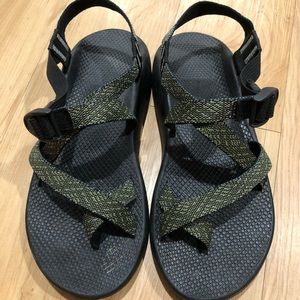 Mens Chacos size 11